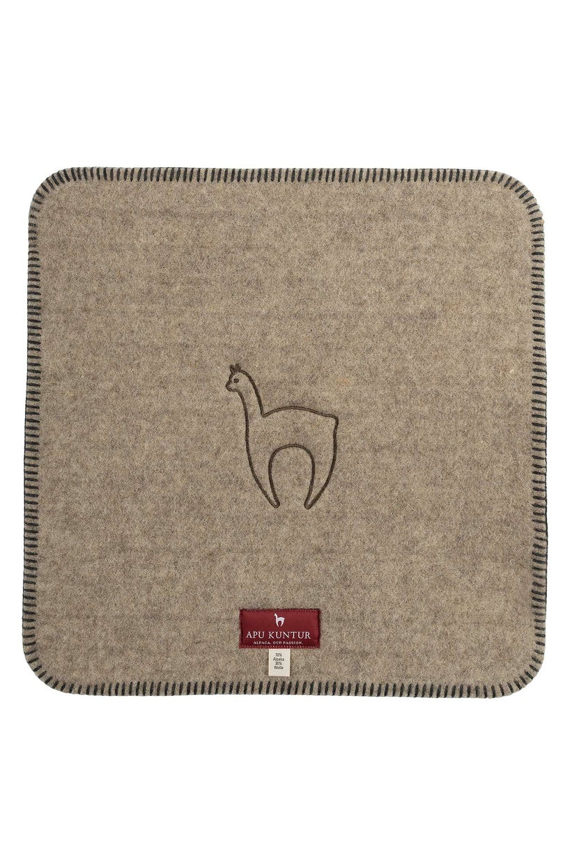 Apu Kuntur - Alpaka-Sitzauflage - braun - 40x40cm - 70% Alpaka 30% Wolle
