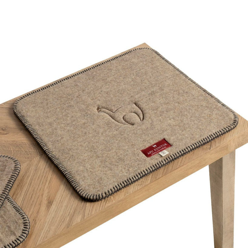 Apu Kuntur - Alpaka-Sitzauflage - braun - 40x40cm - 70% Alpaka 30% Wolle