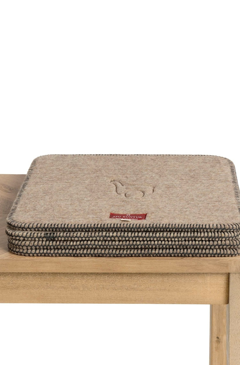 Apu Kuntur - Alpaka-Sitzauflage - braun - 40x40cm - 70% Alpaka 30% Wolle