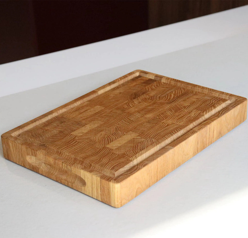 Kompakter Hirnholz Hackblock Eiche 35x25x4cm – Mit Saftrille & Silikonfüßen
