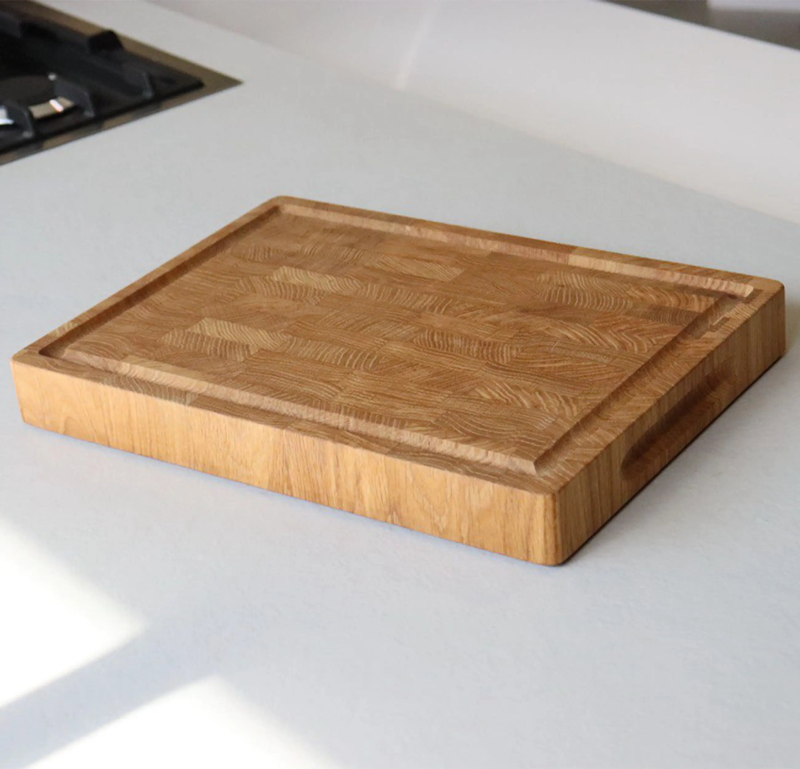 Kompakter Hirnholz Hackblock Eiche 35x25x4cm – Mit Saftrille & Silikonfüßen