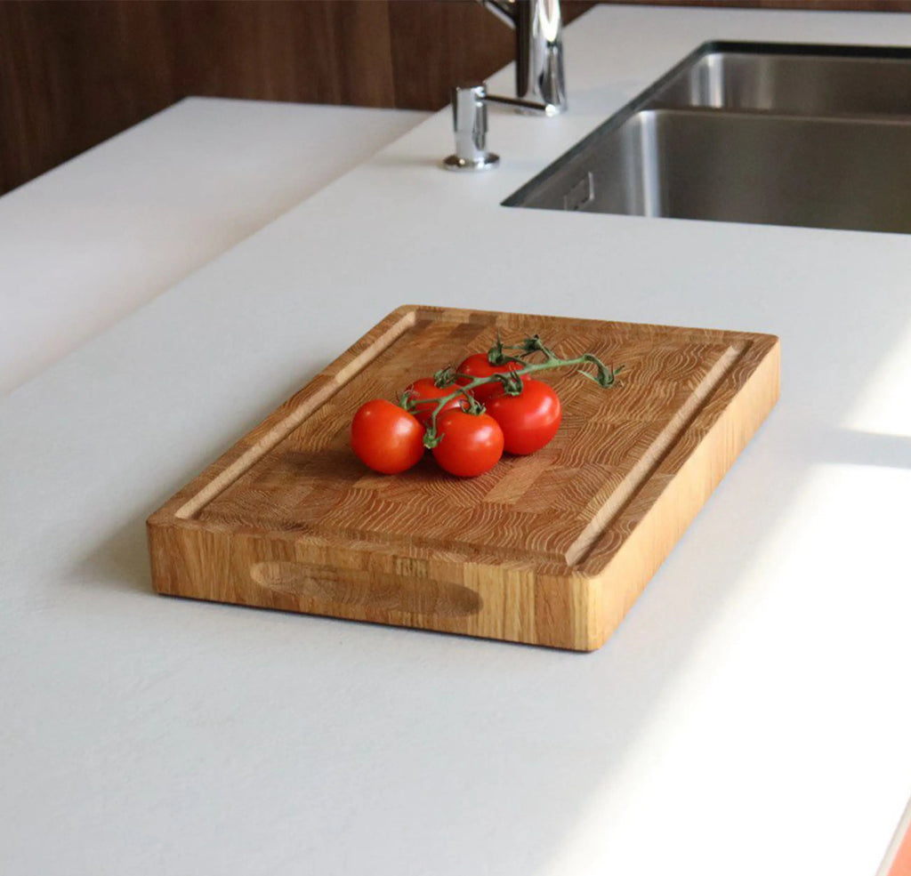 Kompakter Hirnholz Hackblock Eiche 35x25x4cm – Mit Saftrille & Silikonfüßen