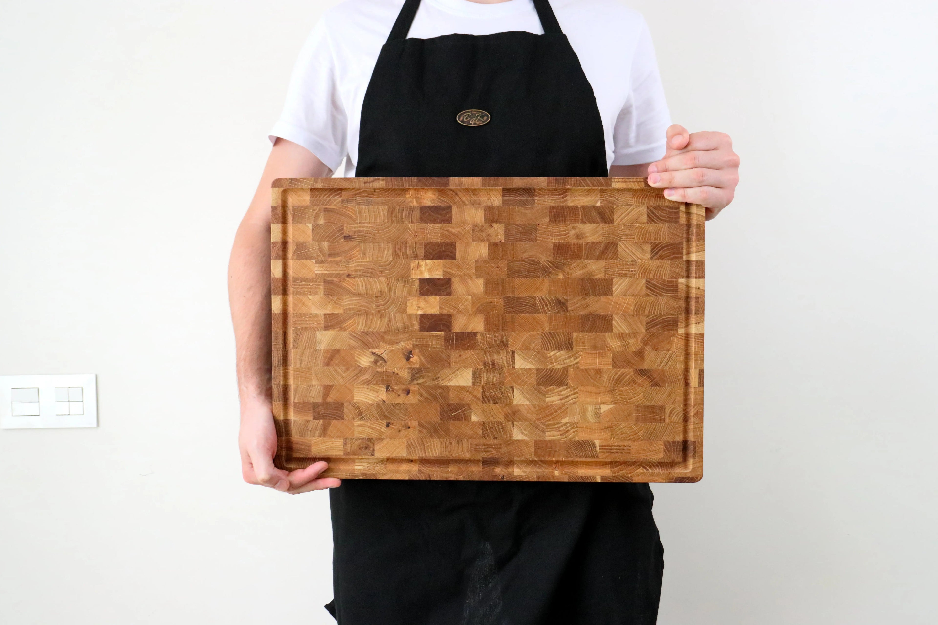 Profi Hackblock Eiche 50x35x4cm – Stirnholzbrett mit Saftrille & Silikonfüßen