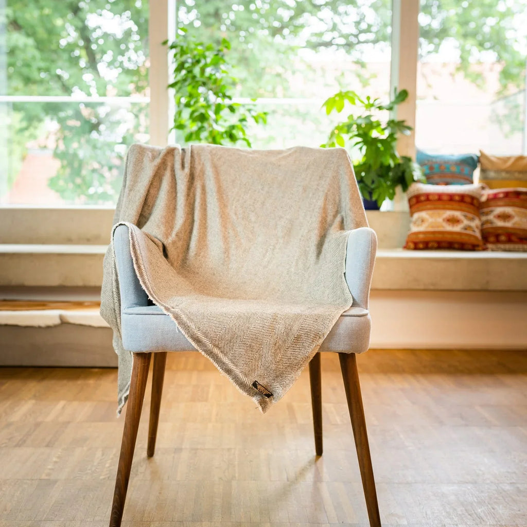 B-WARE - Kaschmirdecke mit Fischgratmuster - grau - 135 x 270cm