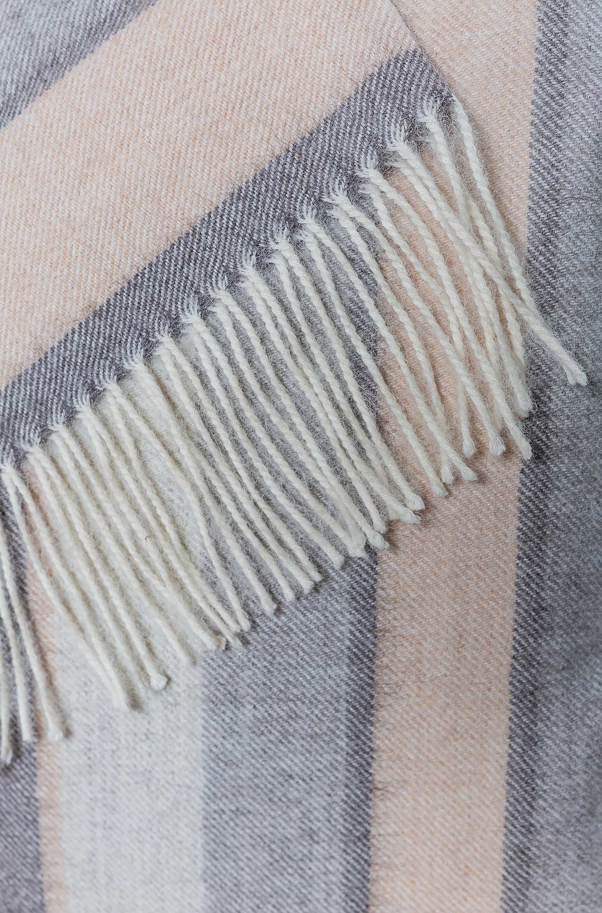 KUNA – Viscacha-Decke – 100 % Baby-Alpaka (Eco Line, ungefärbt)